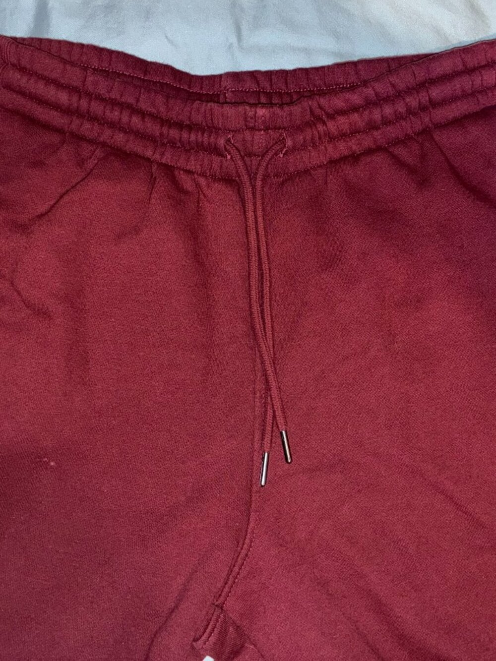 Members mark fleece joggers in Burgandy Women's size large ties at the waist